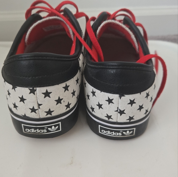 Custom Adidas - Picture 3 of 4